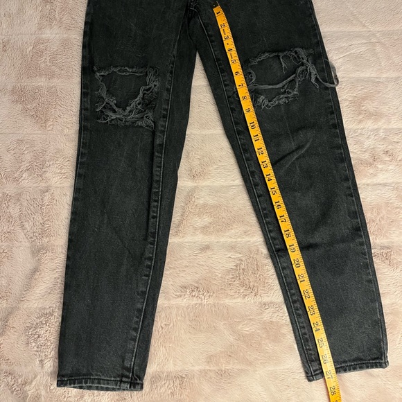LEVI’S High Waisted Mom Jeans Black Distressed Size 26 - Picture 5 of 16